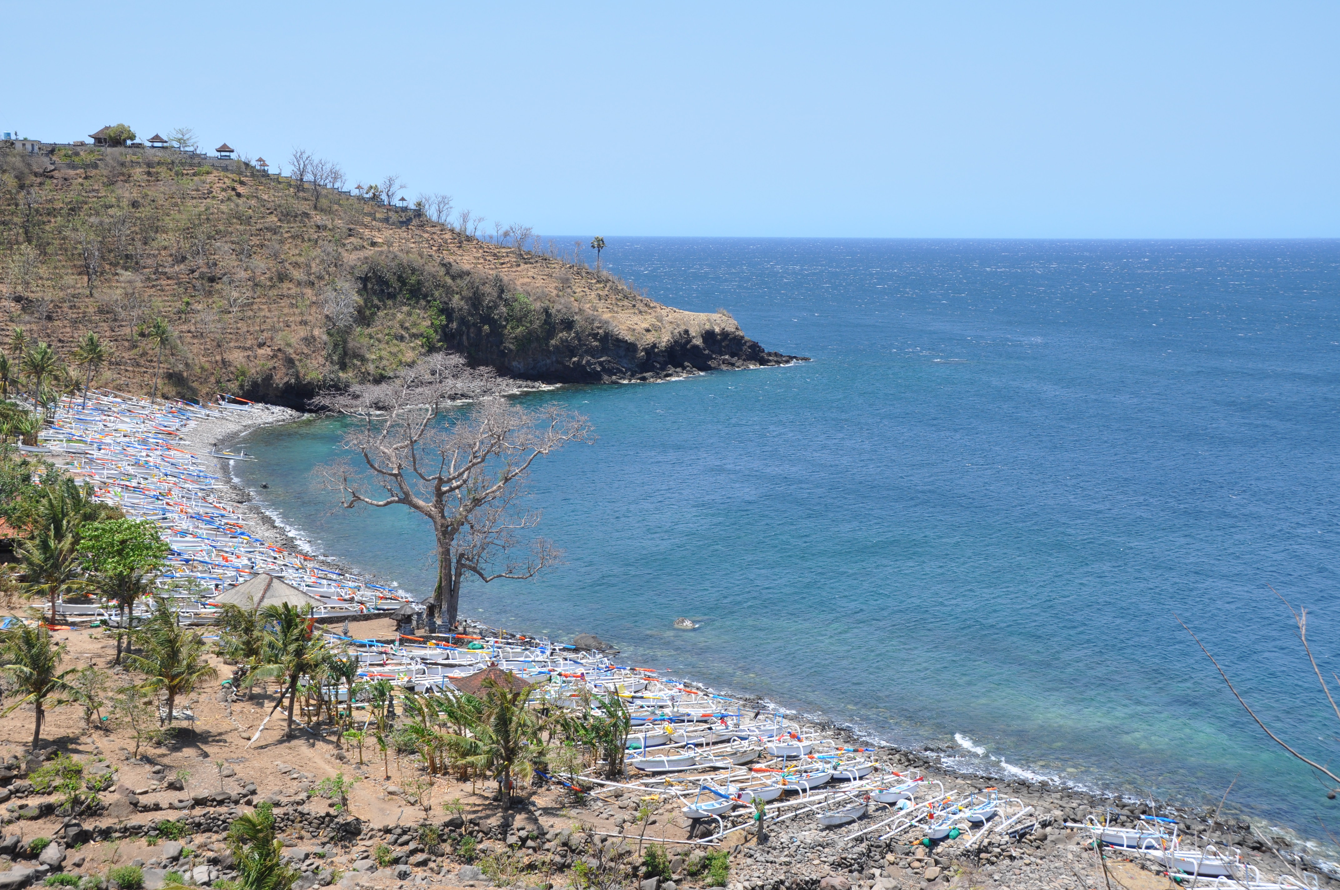 Outriggers lined up on Amed beach